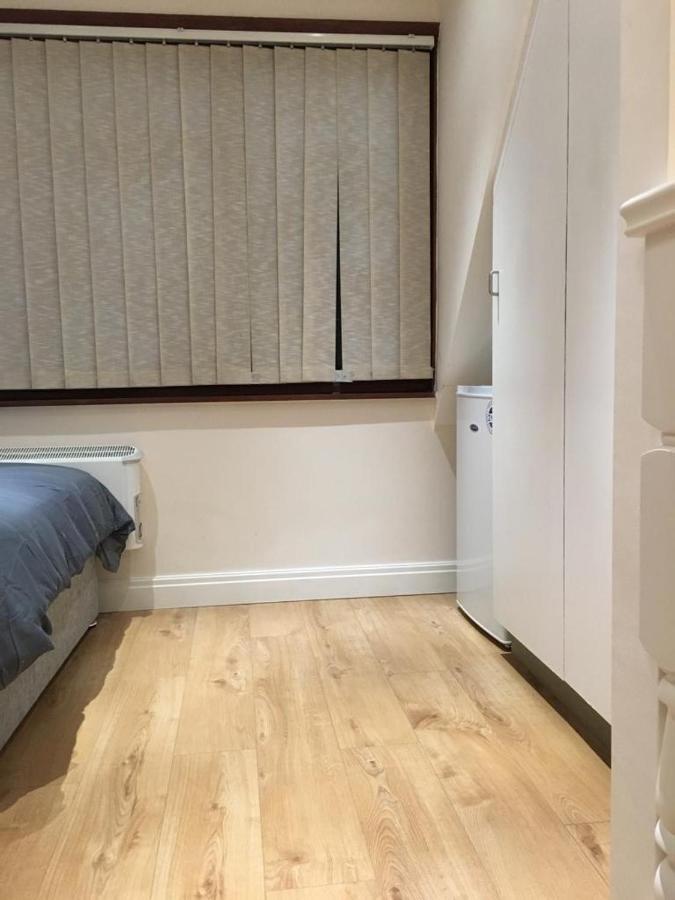 Studio Flat In The Heart Of Golders Green 런던 외부 사진