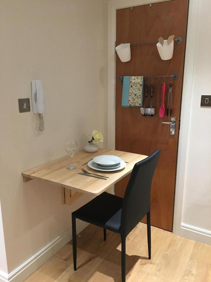 Studio Flat In The Heart Of Golders Green 런던 외부 사진