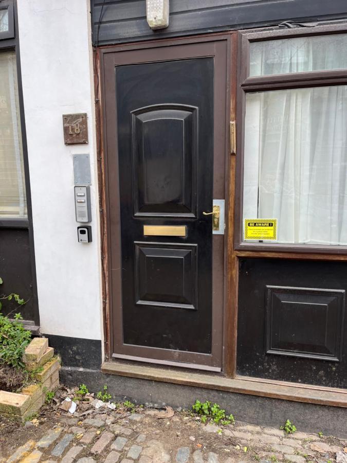 Studio Flat In The Heart Of Golders Green 런던 외부 사진